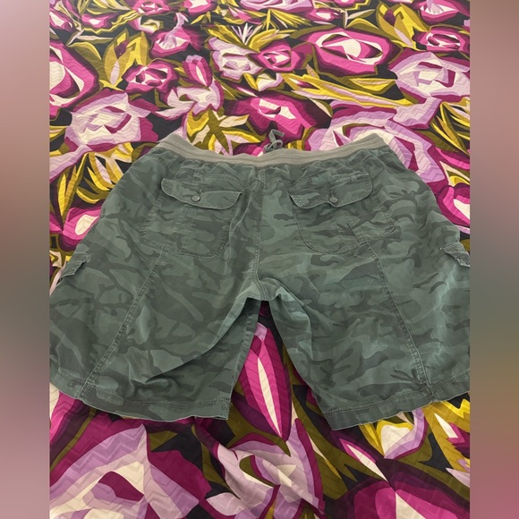 Cargo Shorts - Picture 2 of 5